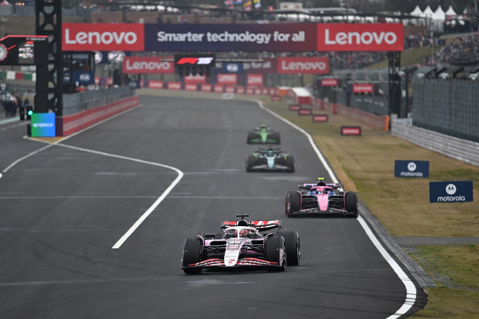 Lenovo en F1® zetten in op innovatie voor technische groei.