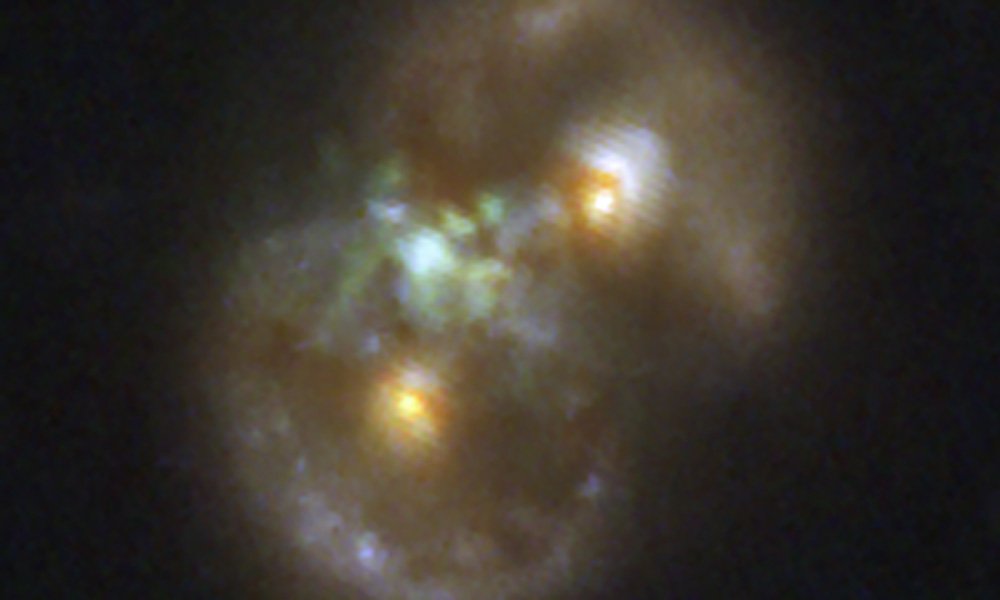 Webb wijst op “Infinity Galaxy” en zwarte gaten.