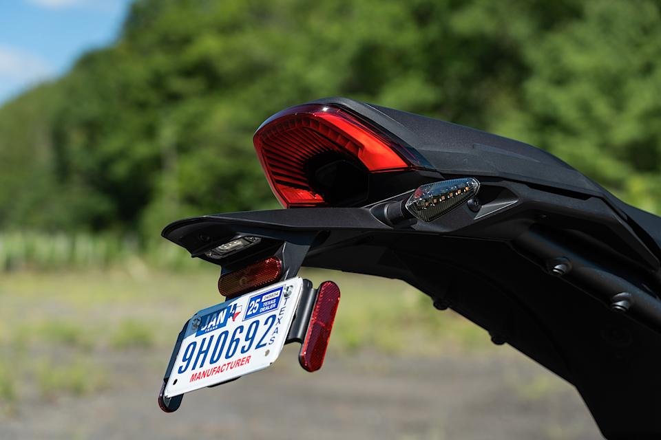 De Can-Am Origin is klaar voor asfalt of vuil.