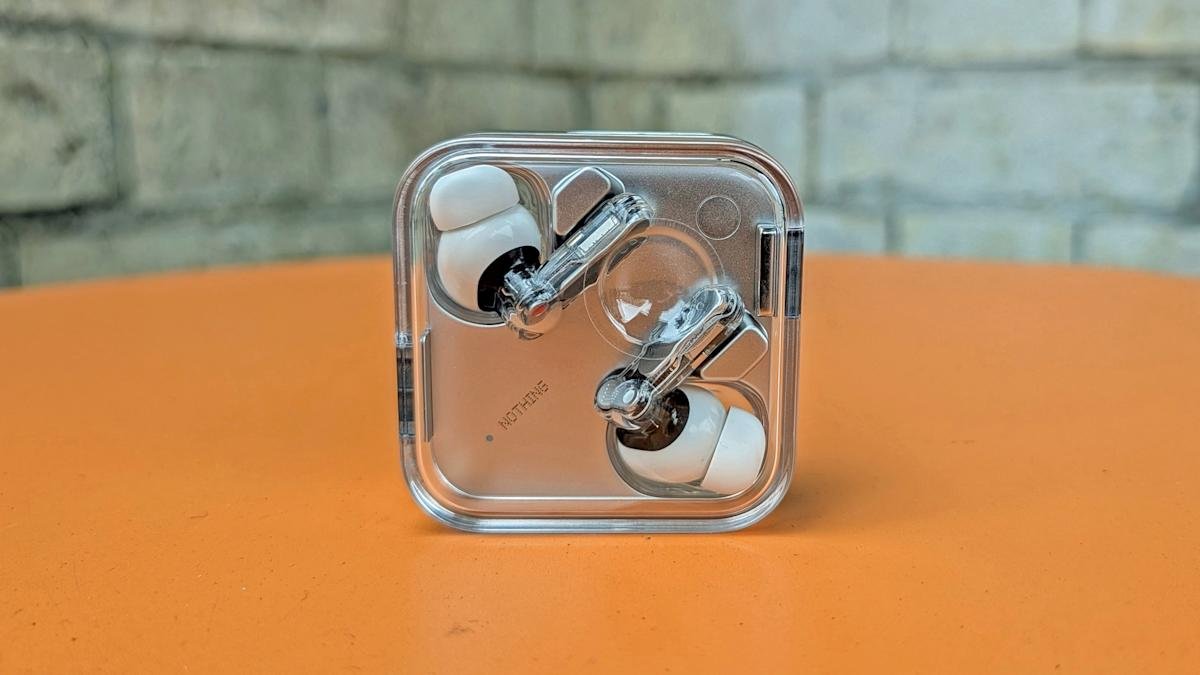 Niets is Ear 3 Buds heeft een Walkie-Talkie "Super Mic" -stijl