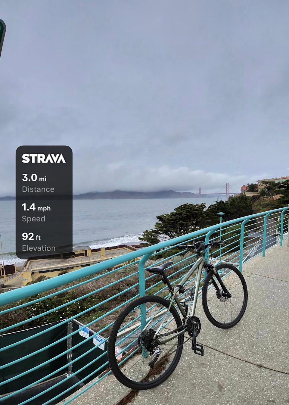 Puoi sovrapporre le tue statistiche Strava alle foto e ai video che registri.