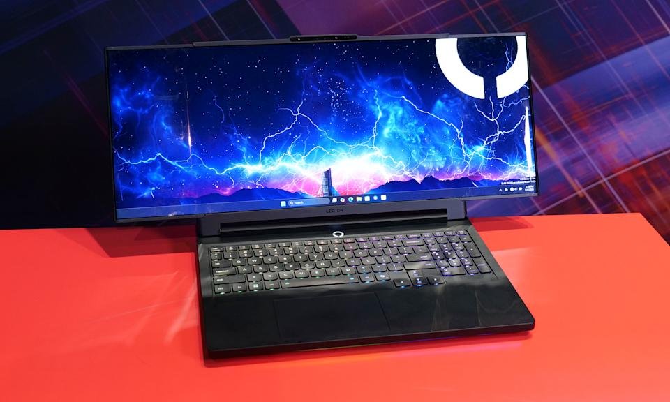 Hoewel het normaal gesproken een 16-inch scherm heeft, kan het scherm van het Lenovo Legion Pro Rollable-concept worden uitgebreid tot 23,8 inch breed.