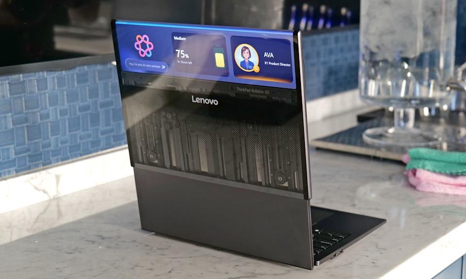 Met het XD Rollable-concept heeft Lenovo het basisontwerp van de Thinkbook Plus Gen 6 overgenomen en deze nog futuristischer gemaakt door het flexibele scherm rond het deksel te laten wikkelen.