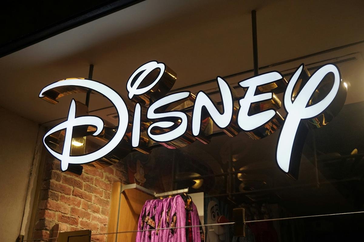 Josh D’Amaro benoemd tot nieuwe CEO van Disney na vertrek van Iger