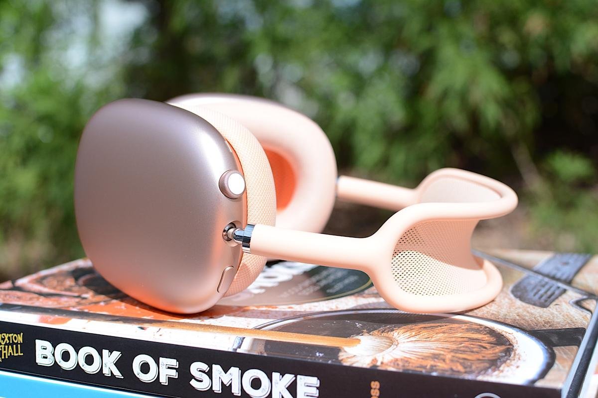 ASUS ZenBook A16, AirPods Max 2, Sonos Play en LG Sound Suite