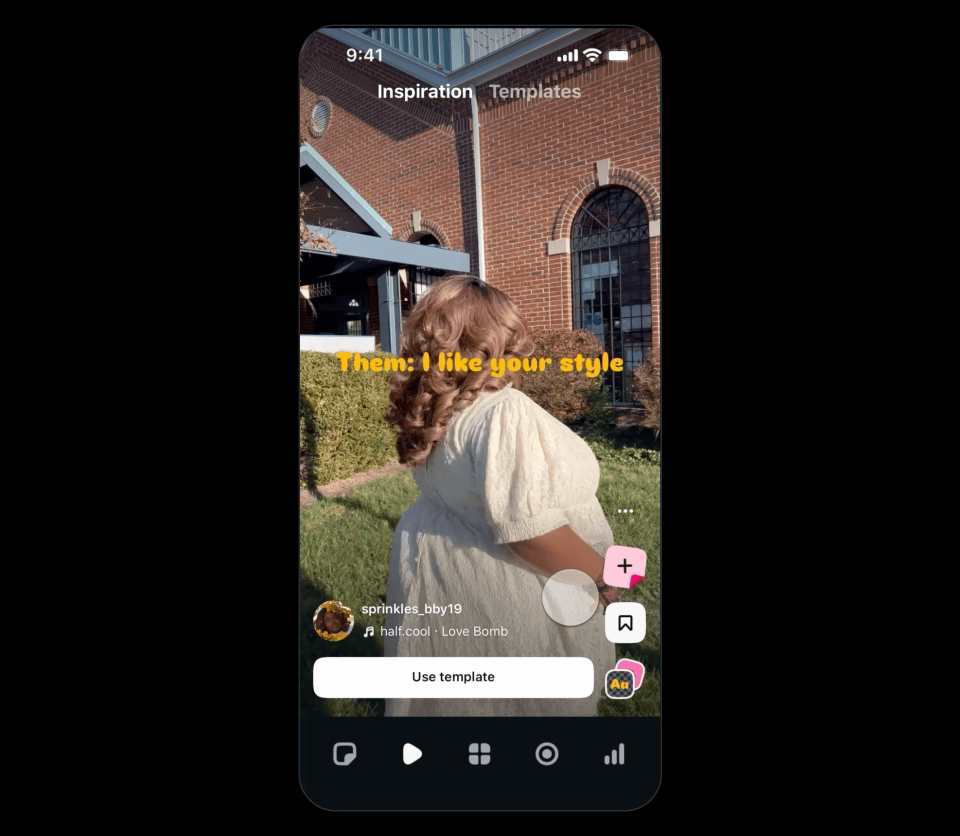 Een GIF die laat zien hoe je een videosjabloon gebruikt in de Bewerkingsapp.